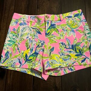Lilly Pulitzer Stretchy shorts